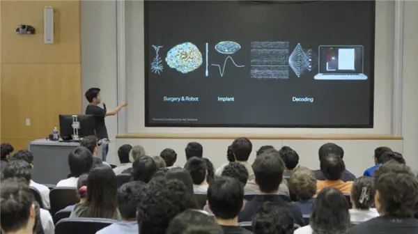 1.5秒植入 马斯克脑机接口公司技术新突破 超万人等待上脑