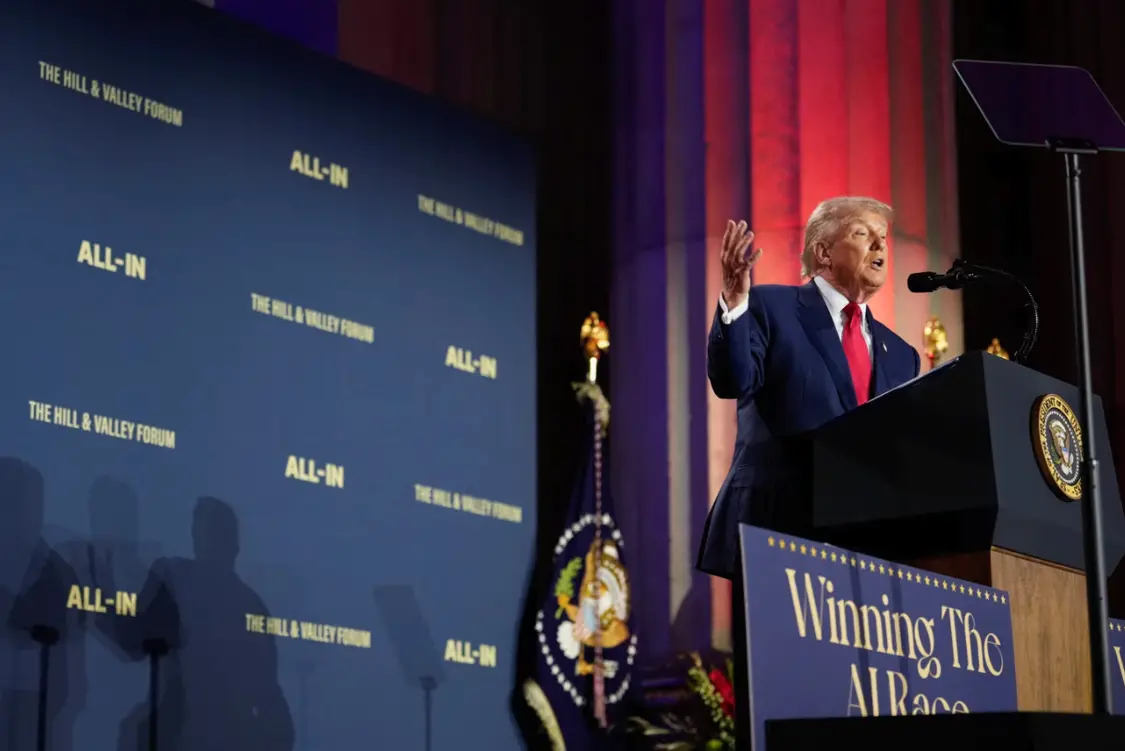 美媒曝黄仁勋椭圆形办公室谏言：州级AI法规或让美国&ldquo;输掉AI竞赛&rdquo;